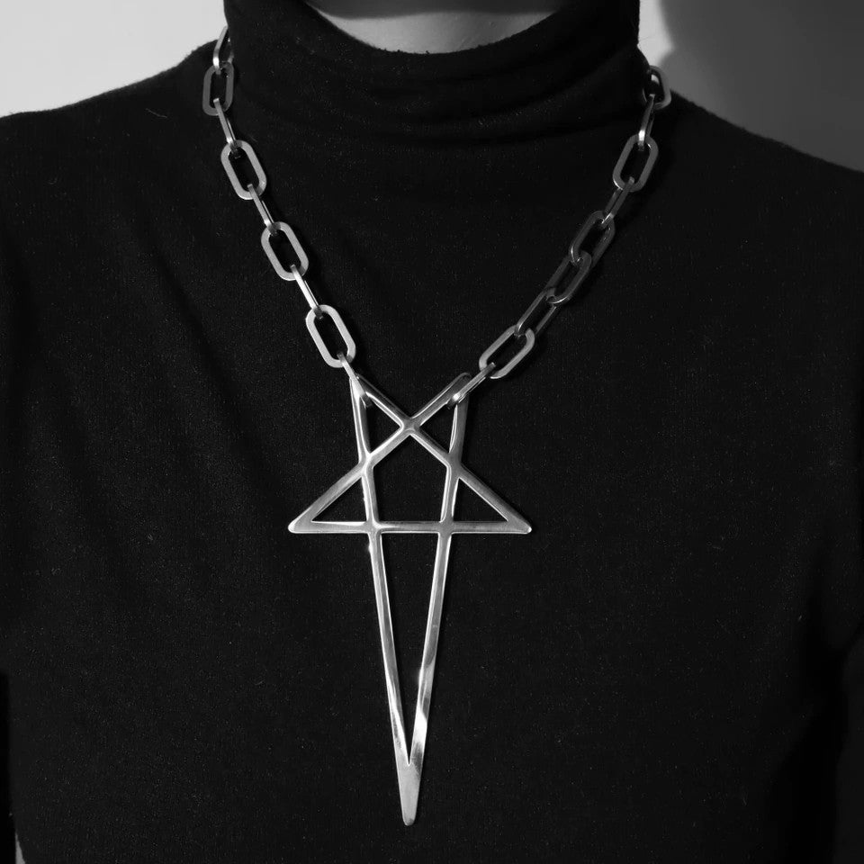 DEEPER DARKNESS PENTAGRAM MAGiCK CHAiN NECKLACE